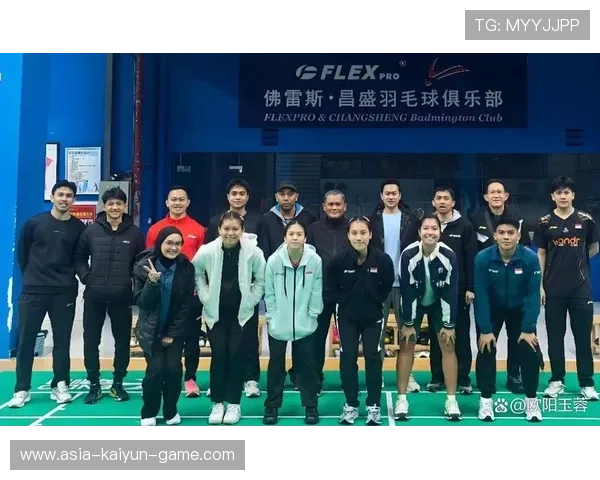汤姆斯杯 A 组最终轮:中国队 vs 印度队,实时战报显示石宇奇首盘处于领先。 汤姆斯杯 A 组最终轮:中国队 vs 印度队,实时战报显示石宇奇首盘处于领先。